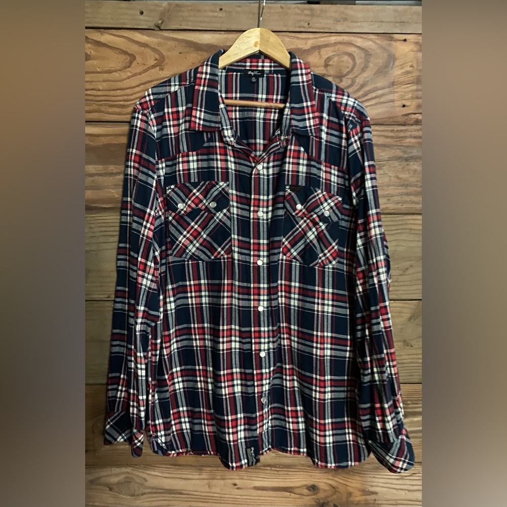 Men’s 2LX navy red and white plaid long sleeve pearl snap button down shirt.